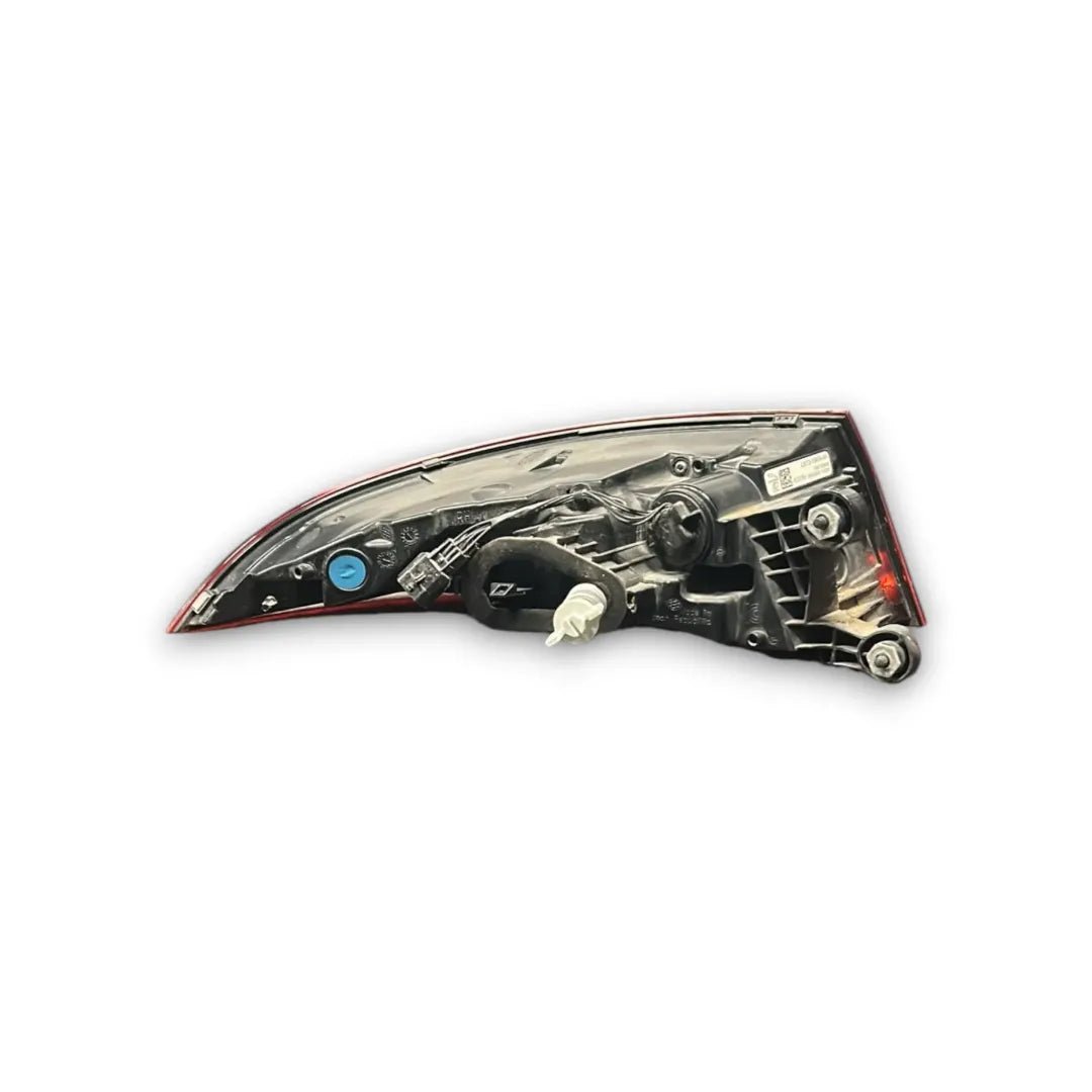Dettaglio Fanale posteriore esterno sinistro Jaguar XE dal 2019 OEM T4N37870 - foto 2