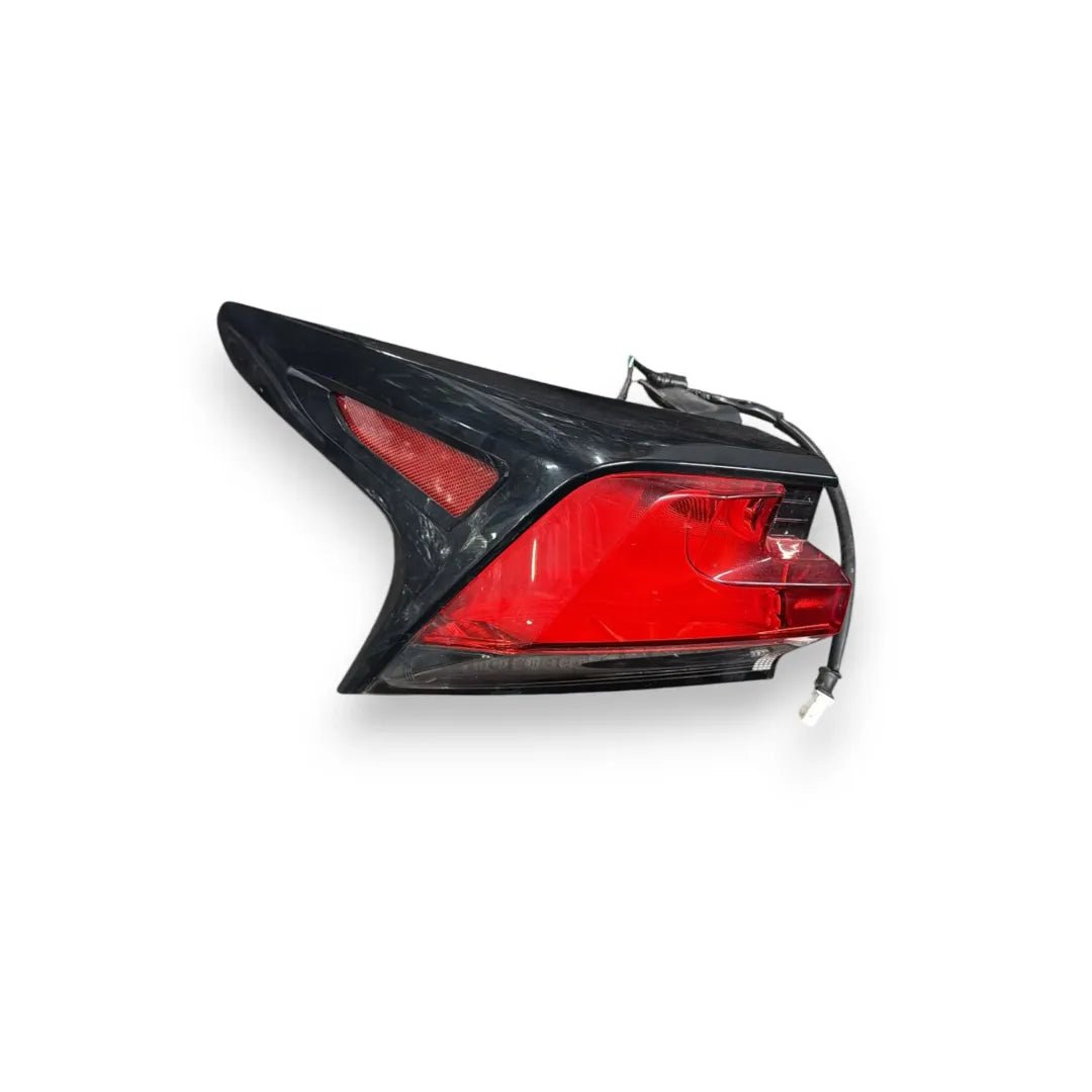 Fanale posteriore esterno sinistro Lexus NX 2017–2022 OEM 8156078060