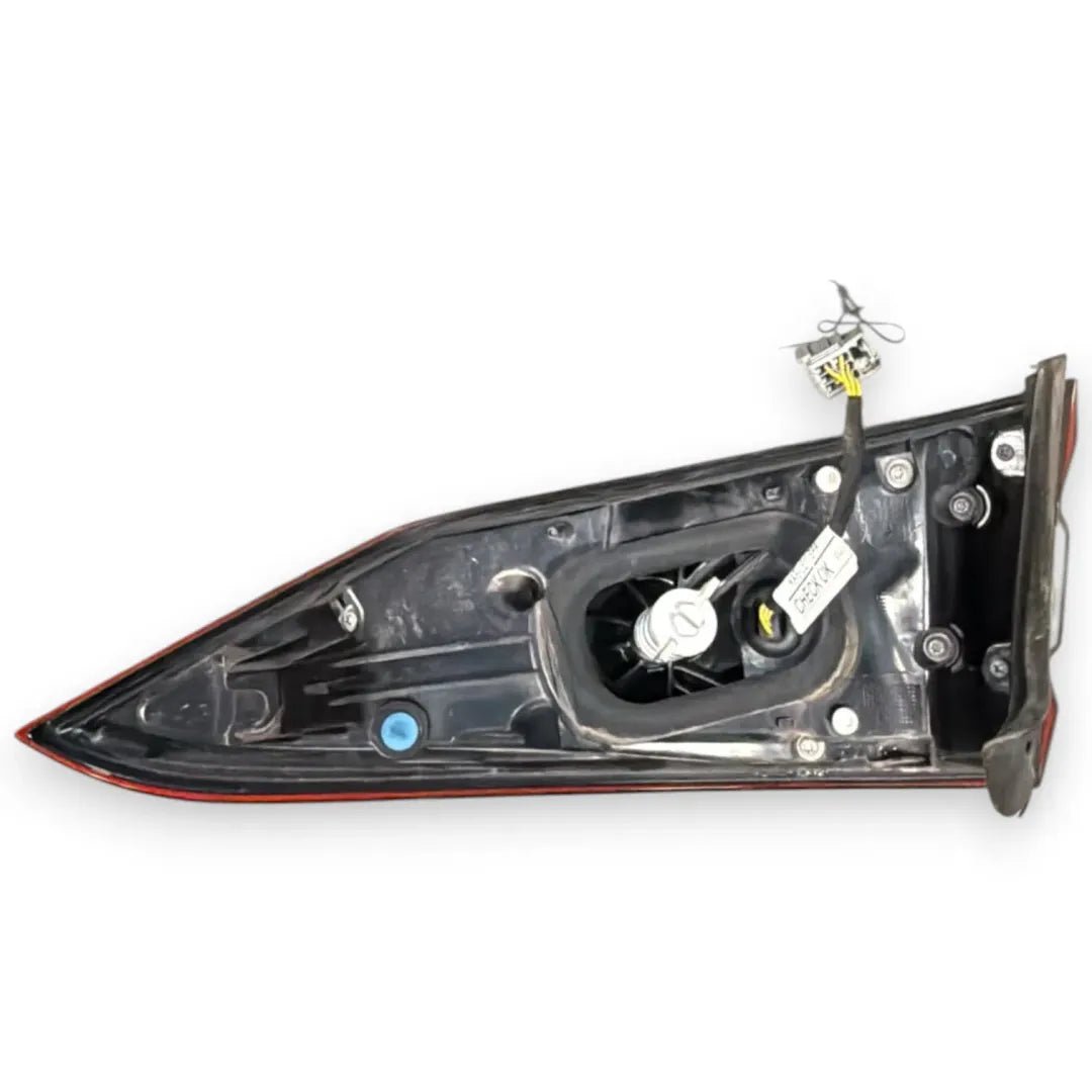 Dettaglio Fanale posteriore esterno sinistro Maserati Levante dal 2016 OEM 670032332 - foto 2