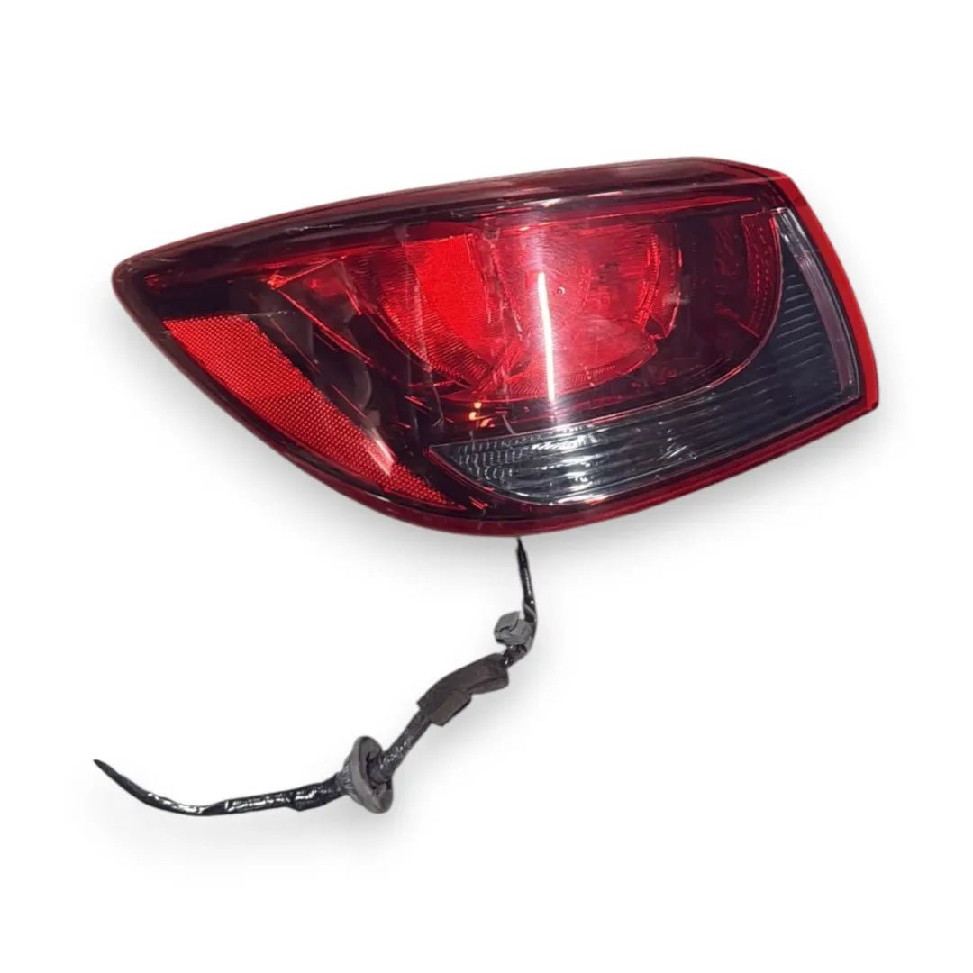 Fanale posteriore esterno sinistro Mazda 2 3ª Serie 2014–2020 OEM DB5J51160D