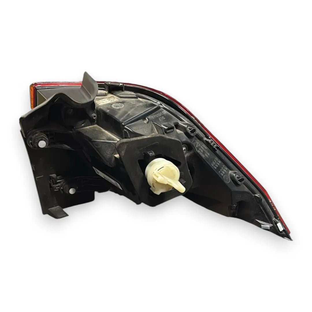 Fanale posteriore esterno sinistro Volkswagen Tiguan dal 2020 OEM 5NA945207J - F&P CRASH SRL - Ricambi Usati