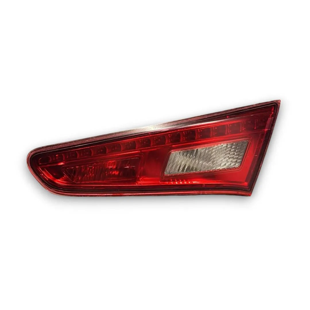 Fanale posteriore interno destro Alfa Romeo Giulietta 2010–2013 OEM 50531132