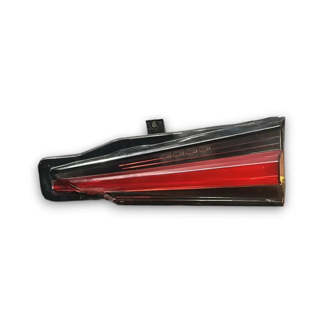 Fanale posteriore interno destro Lexus NX 2017–2022 OEM 8158078040