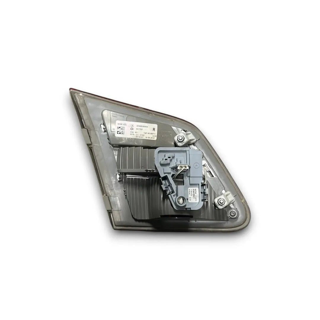 Dettaglio Fanale posteriore interno destro Mercedes-Benz Classe B T246 2011–2019 OEM A2469069200 - foto 2