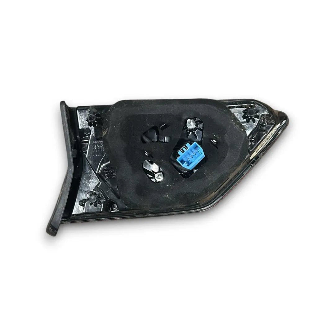 Dettaglio Fanale posteriore interno destro Volkswagen Tiguan II 2016–2021 OEM 5NA945308D - foto 2
