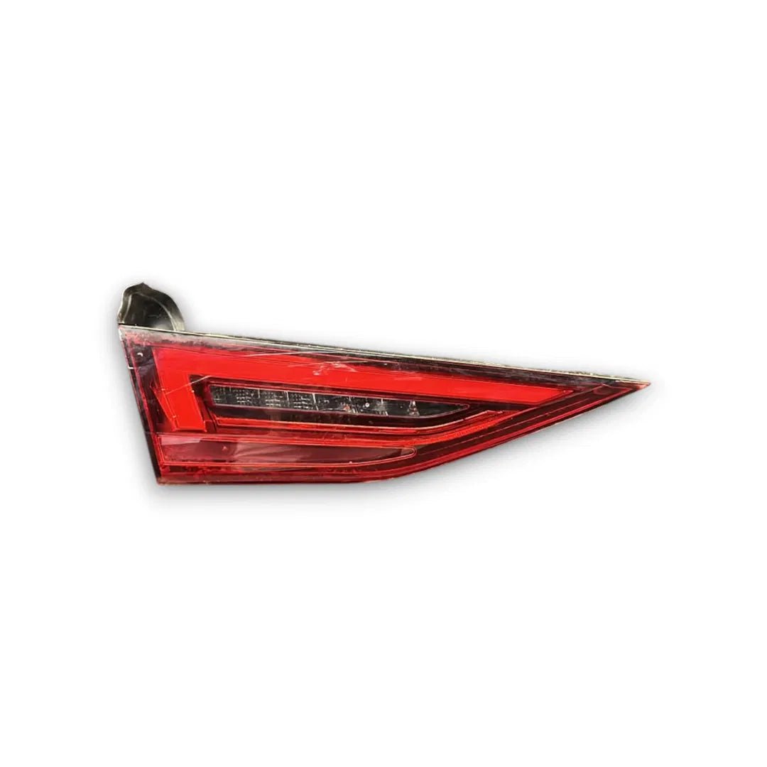Fanale posteriore interno sinistro Audi A3 Sportback 8YS 2020–2024 OEM 8Y0945307 - F&P CRASH SRL - Ricambi Usati