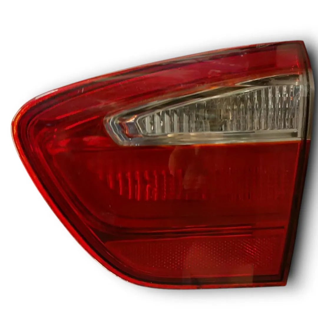 Fanale posteriore interno sinistro Kia RIO 3ª Serie 2015–2017 OEM 924031W260 - F&amp;P CRASH SRL - Ricambi Usati