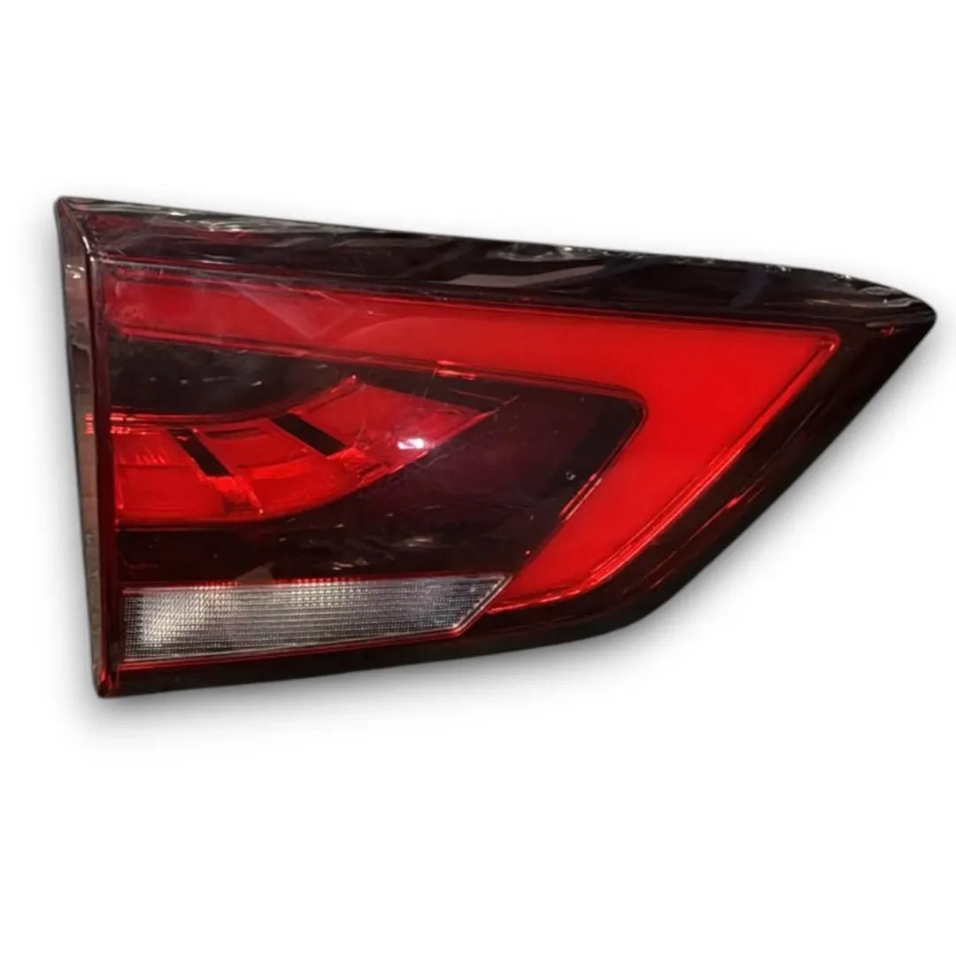 Fanale posteriore interno sinistro MG ZS 2021–2025 OEM 11275382 - F&P CRASH SRL - Ricambi Usati