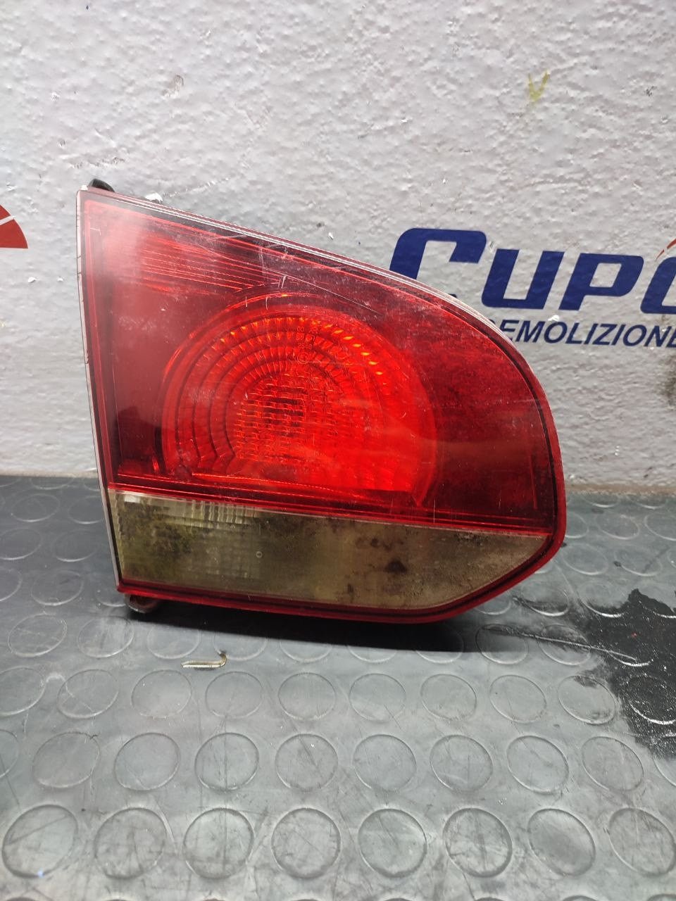 Fanale Posteriore Interno Sinistro VOLKSWAGEN GOLF 6 (2009) Cod:167970-01 - F&amp;P CRASH SRLS - Ricambi Usati