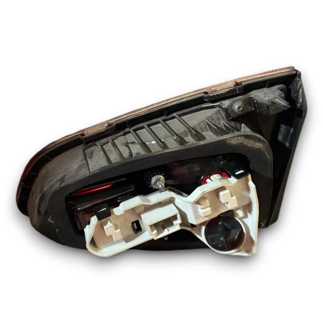 Fanale posteriore interno sinistro Volkswagen Golf VIII dal 2019 OEM 5H0945093C - F&P CRASH SRL - Ricambi Usati