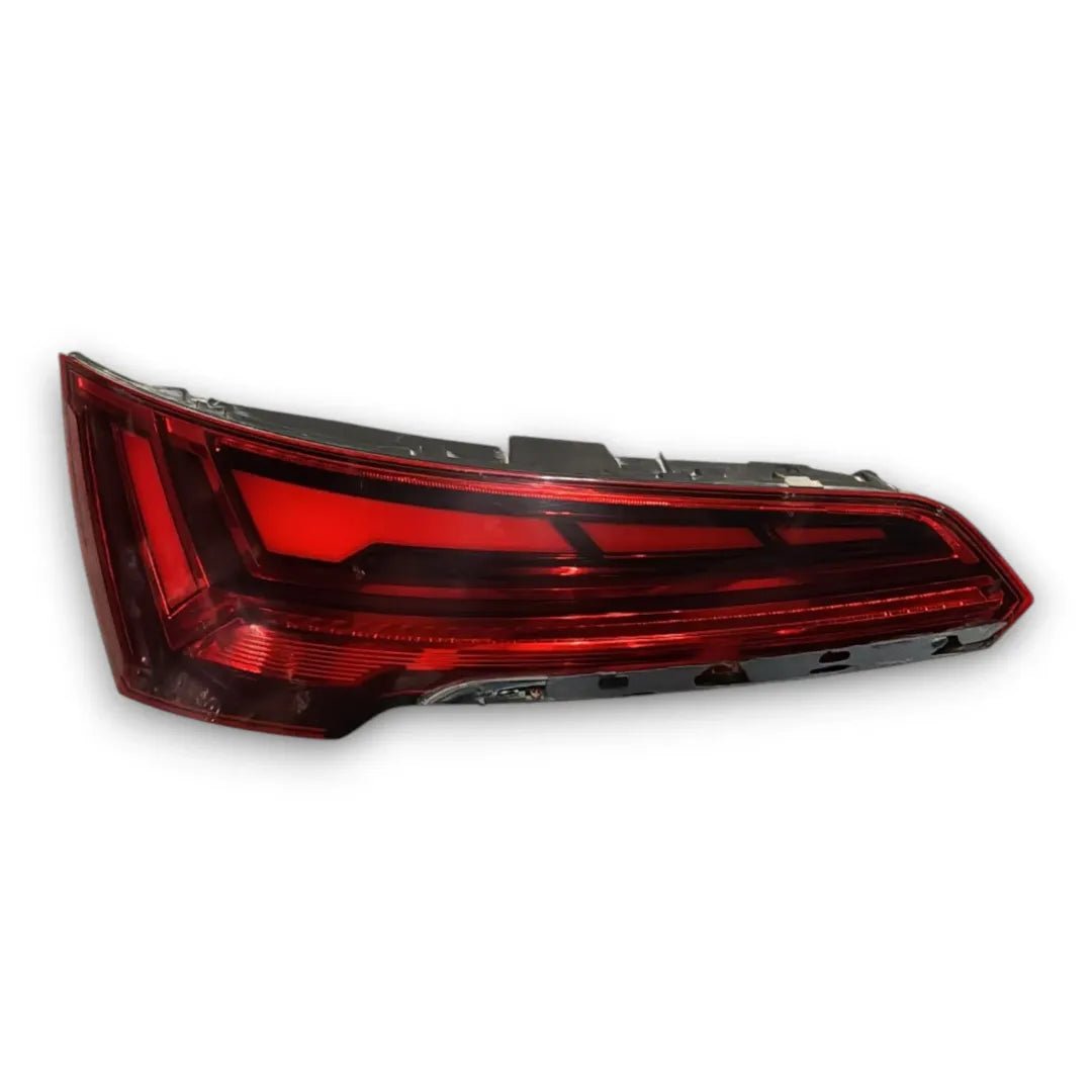 Fanale posteriore sinistro Audi Q5 OEM 80A945093 - F&P CRASH SRL - Ricambi Usati
