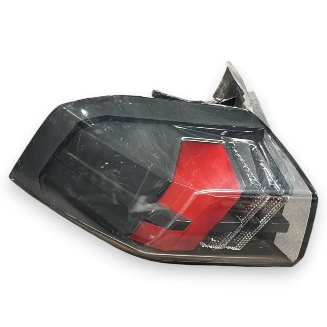 Fanale posteriore sinistro Peugeot 2008 2019–2023 - F&amp;P CRASH SRL - Ricambi Usati