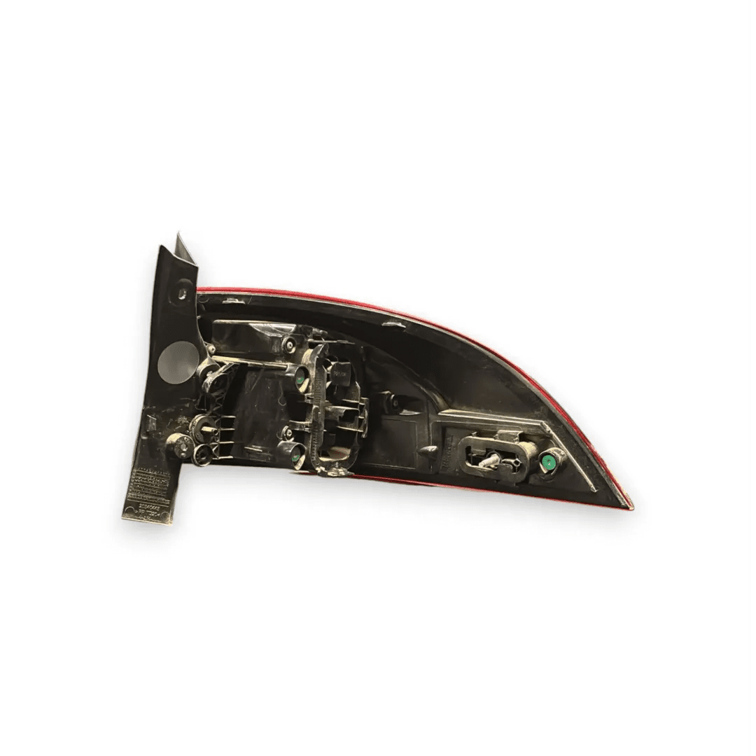 Dettaglio Fanale posteriore sinistro Renault Clio 4ª Serie 2012–2016 cod. 265551445R - foto 2