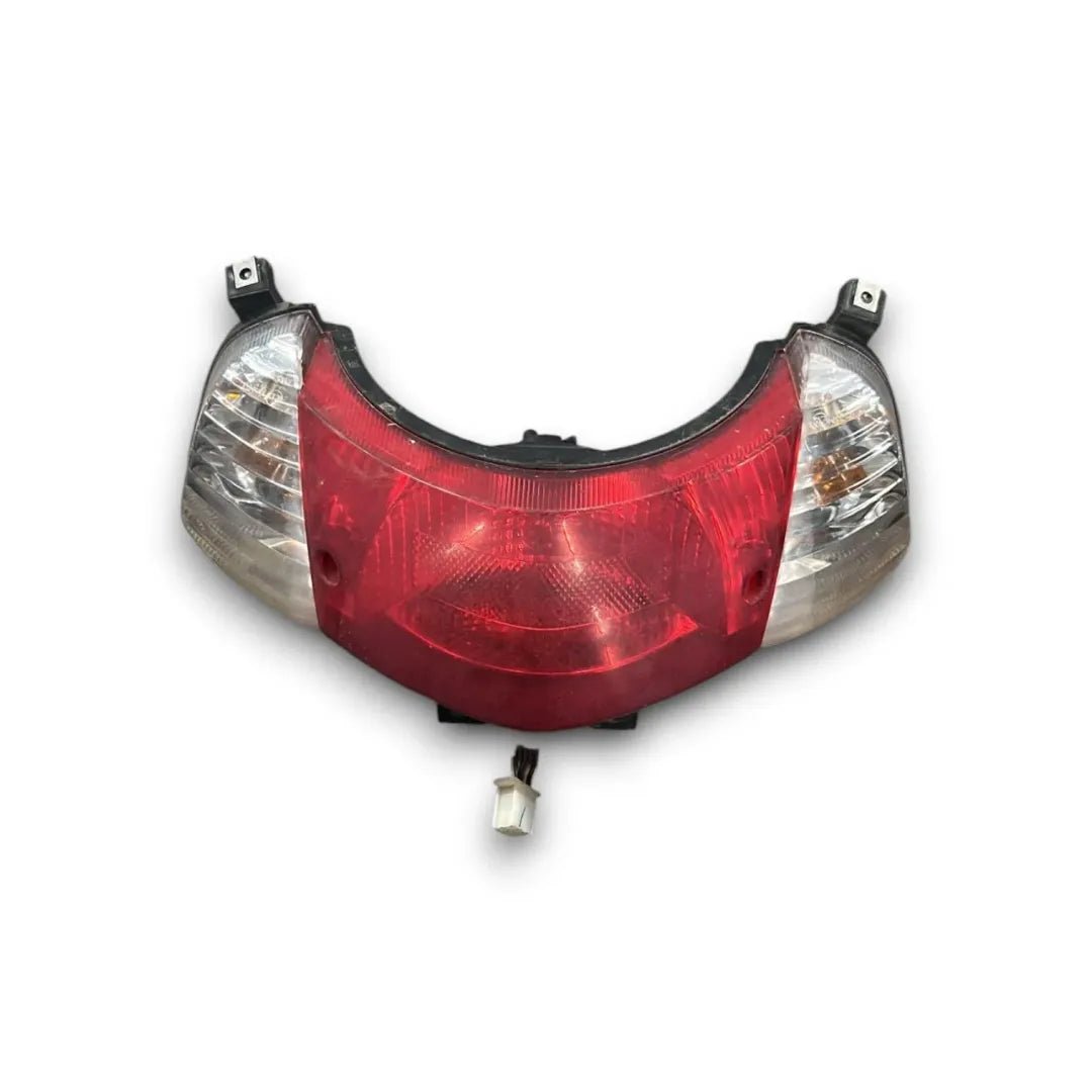 Fanale posteriore Suzuki UX Sixteen 150 OEM 3571020H01000 - F&amp;P CRASH SRL - Ricambi Usati