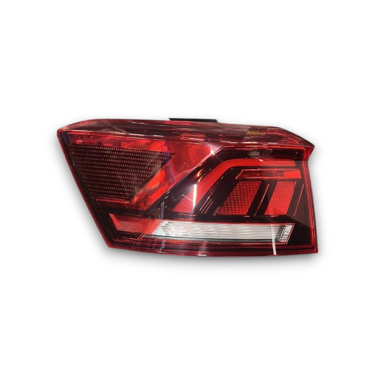 Left rear LED stop light Volkswagen T-Roc cod.2ga945095d (2017 > ) - F&P CRASH SRLS - Used Parts