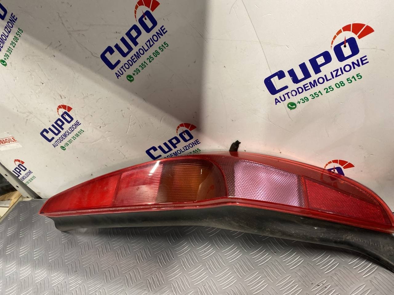 Fanale stop posteriore destro Fiat punto 188 cod:286302 - F&P CRASH SRLS - Ricambi Usati