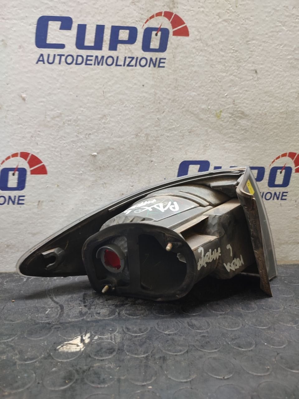 Fanale / Stop posteriore destro Mazda 6 2.0 II serie (2004) cod: 220-61974 - F&P CRASH SRLS - Ricambi Usati