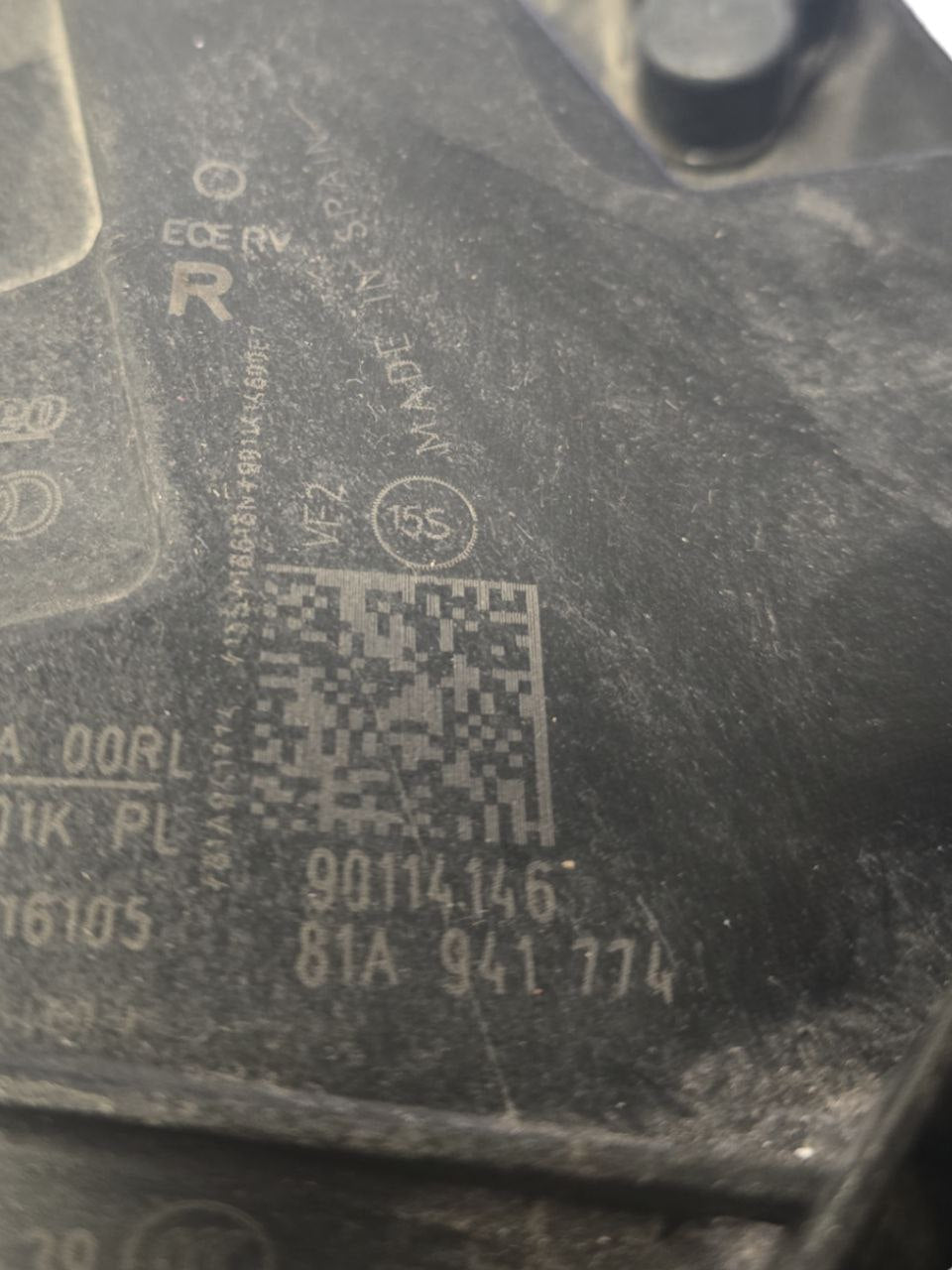FARO ANTERIORE DESTRO LED AUDI Q2 (2016>) Cod : 81A941774 - F&P CRASH SRLS - Ricambi Usati
