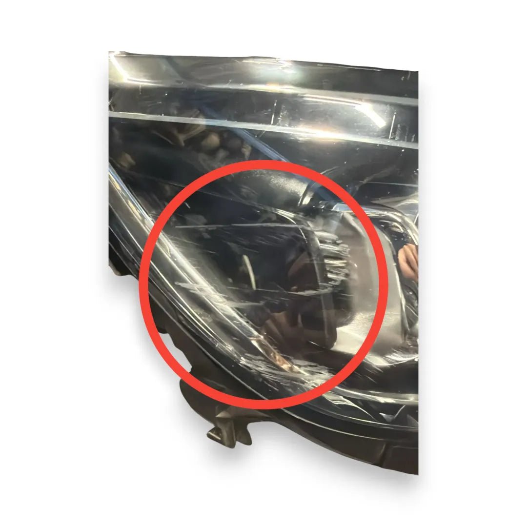Dettaglio Faro anteriore destro Peugeot 308 2013–2018 OEM 9677832380 - foto 3