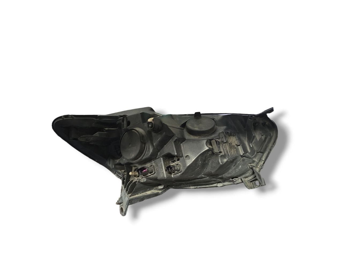 LEFT FRONT HALOGEN HEADLIGHT RENAULT CAPTUR I (2013 - 2019) Code: 260607817R - F&P CRASH SRLS - Used Parts