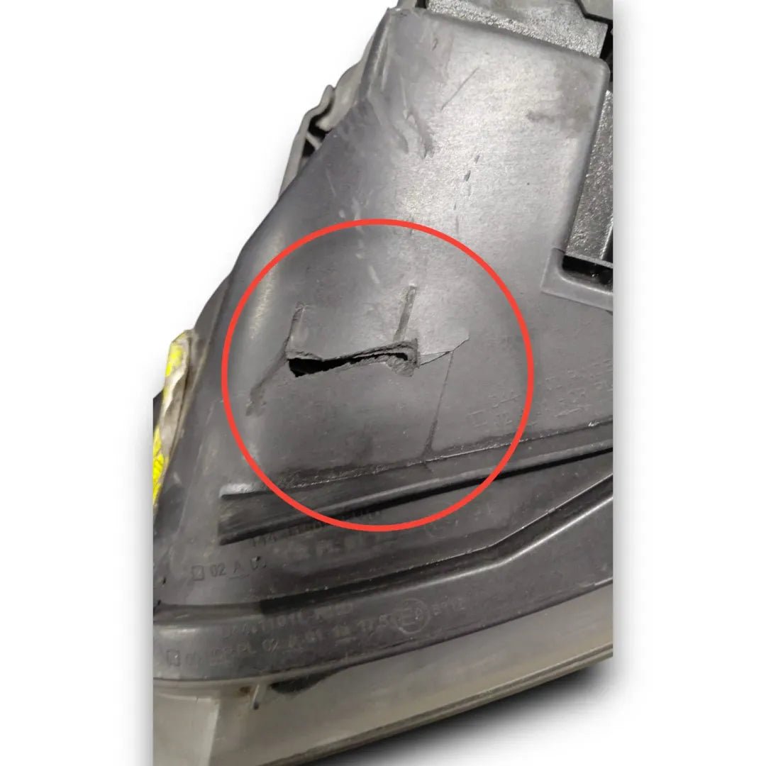 Dettaglio Faro anteriore sinistro BMW Serie 3 E90/E91 dal 2008 OEM 63117240263 - foto 3