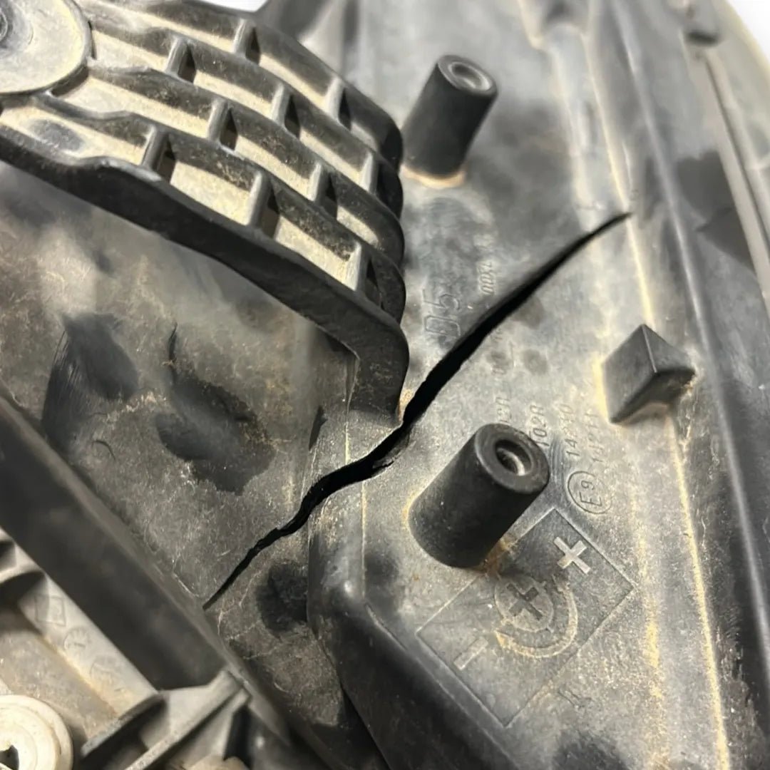 Dettaglio Faro anteriore sinistro Dacia Sandero 2ª Serie 2012–2021 OEM 260604218R - foto 4