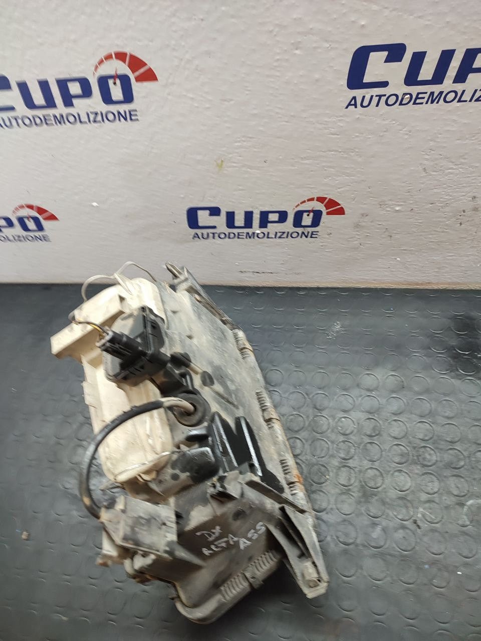 Right front headlight / lamp Alfa Romeo 155 - F&P CRASH SRLS - Used parts