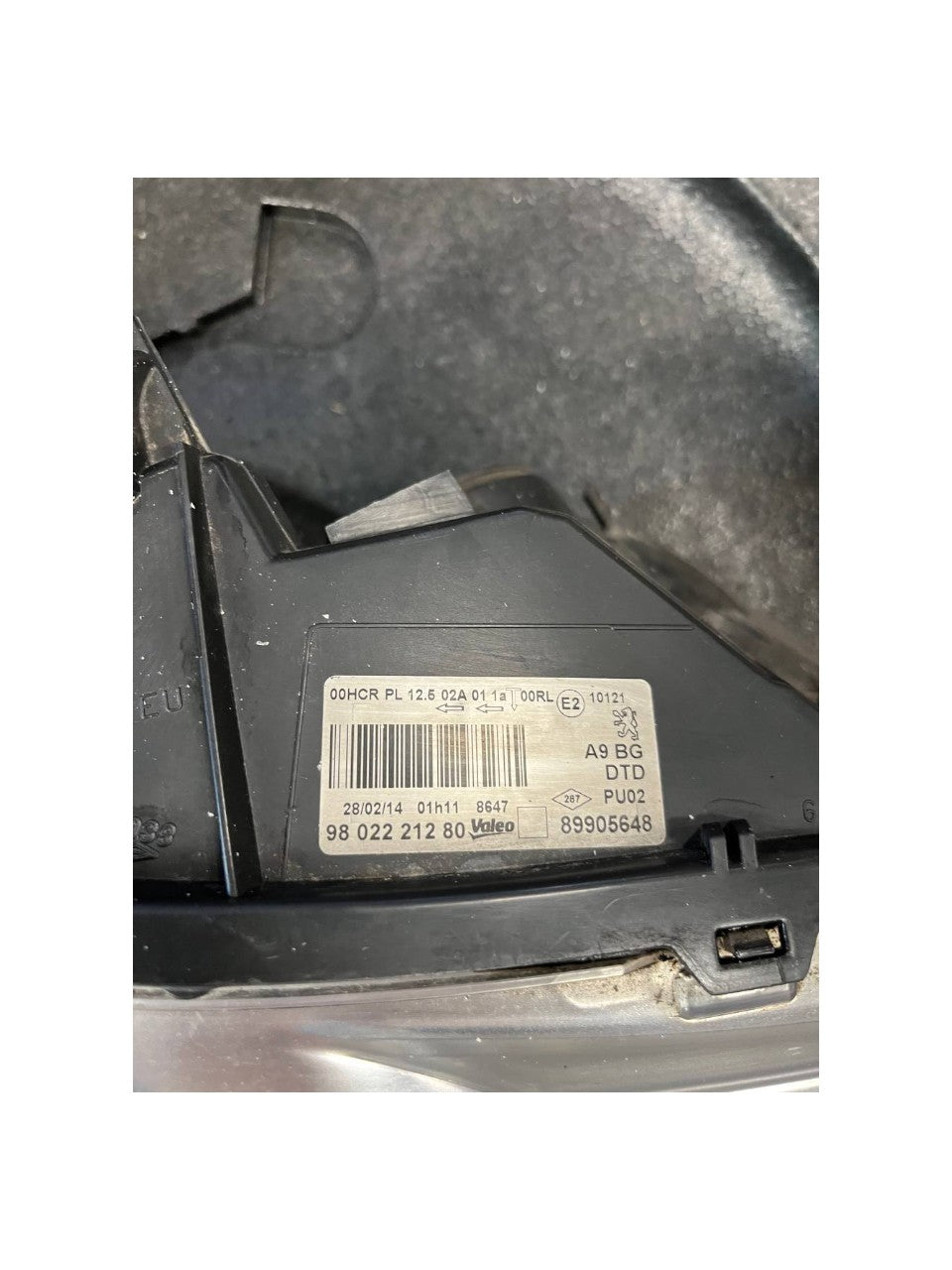 Faro / Fanale anteriore destro alogeno Peugeot 208 (2012 - 2019) cod.9802221880 - F&P CRASH SRLS - Ricambi Usati