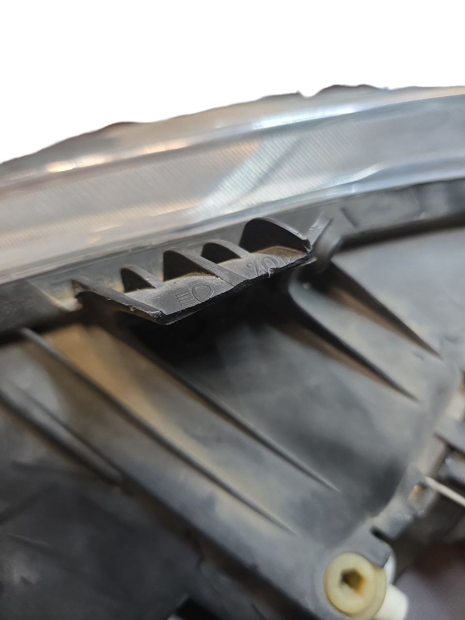 Faro / Fanale Anteriore Destro Alogeno Seat Leon ( 2005 - 2012 ) Cod : 89315801 - F&P CRASH SRLS - Ricambi Usati