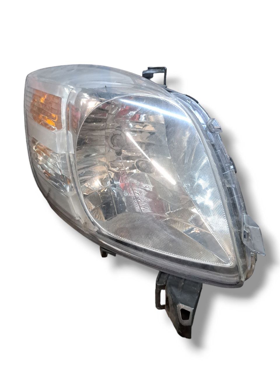 Faro / Fanale Anteriore destro Alogeno Toyota Yaris (2006) COD:81150-0D120 - F&P CRASH SRLS - Ricambi Usati