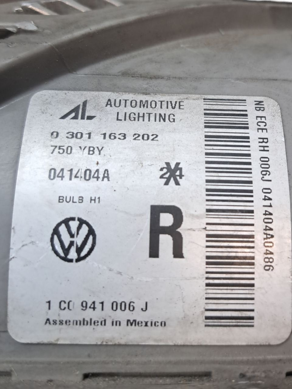 Right front headlight Halogen Volkswagen New Beetle (2004) COD:0301163202 - F&P CRASH SRLS - Used Parts