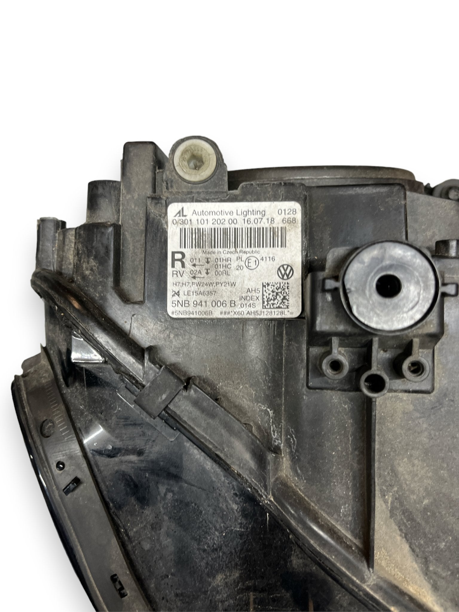 Faro / Fanale Anteriore Destro Alogeno Volkswagen Tiguan ( 2018 ) COD:5NB941006B - F&P CRASH SRLS - Ricambi Usati