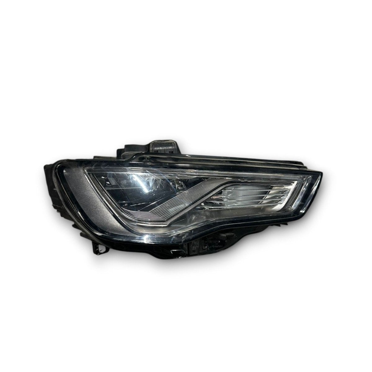 Faro / fanale anteriore destro audi a3 8v (2012 > 2016) cod:8V0941774J - F&P CRASH SRLS - Ricambi Usati