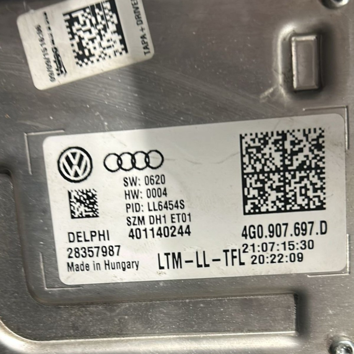 Right front headlight / lamp for Audi Q5 8R code:90038851 (2008 > 2017) - F&P CRASH SRLS - Used Spare Parts
