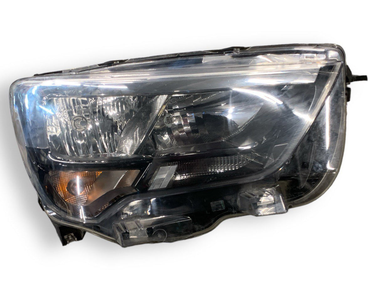 Faro / Fanale Anteriore Destro Dx Alogeno Opel Combo - Citroen Berlingo - Peugeot Partner cargo (2022) cod.9816825480 - F&amp;P CRASH SRLS - Ricambi Usati
