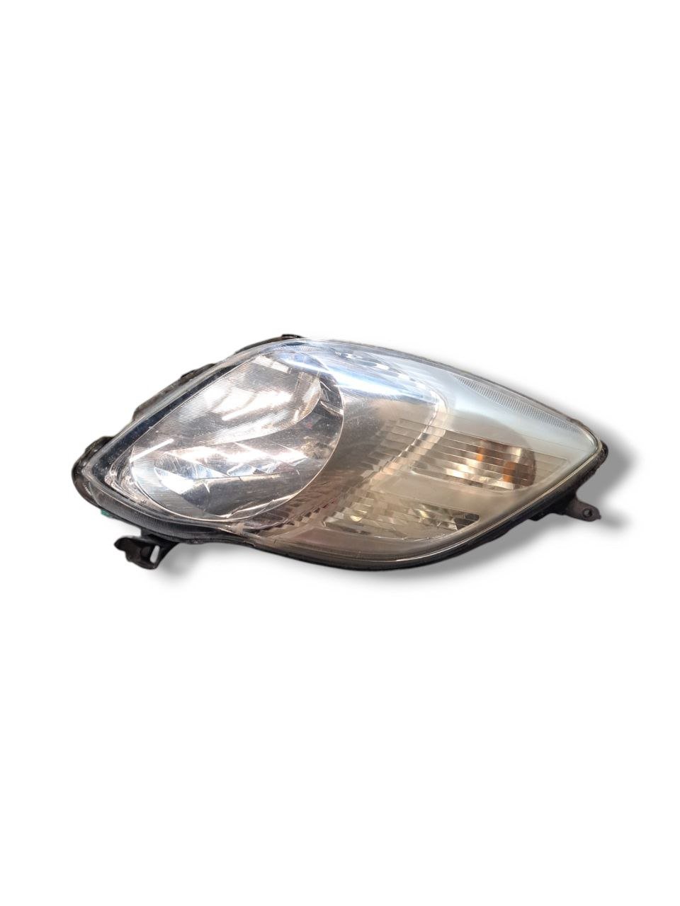 Faro / Fanale Anteriore destro (Dx) Alogeno Toyota Yaris (2005-2011) COD:81110-0D330 - F&P CRASH SRLS - Ricambi Usati