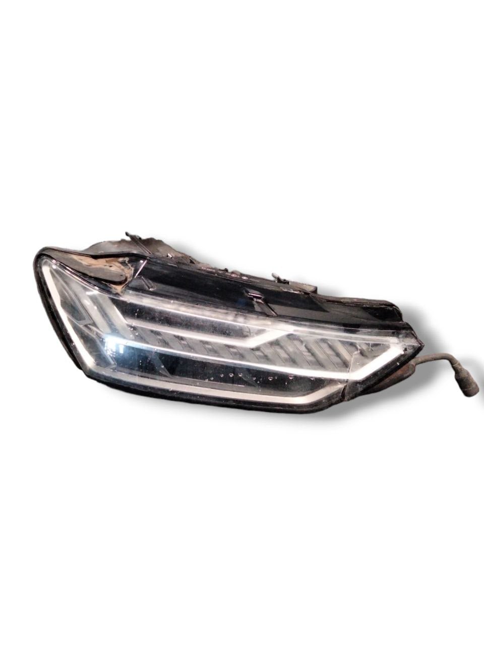 Faro / Fanale Anteriore Destro (dx) LED Matrix Audi A7 (2017>) cod.4K8941035 - F&P CRASH SRLS - Ricambi Usati