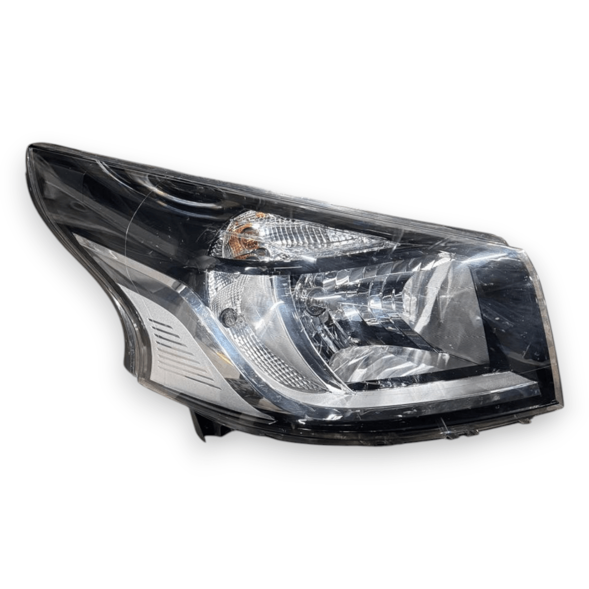 Faro / fanale anteriore destro (dx) Renault Trafic III cod.260105469R (2014 - ) - F&amp;P CRASH SRL - Ricambi Usati