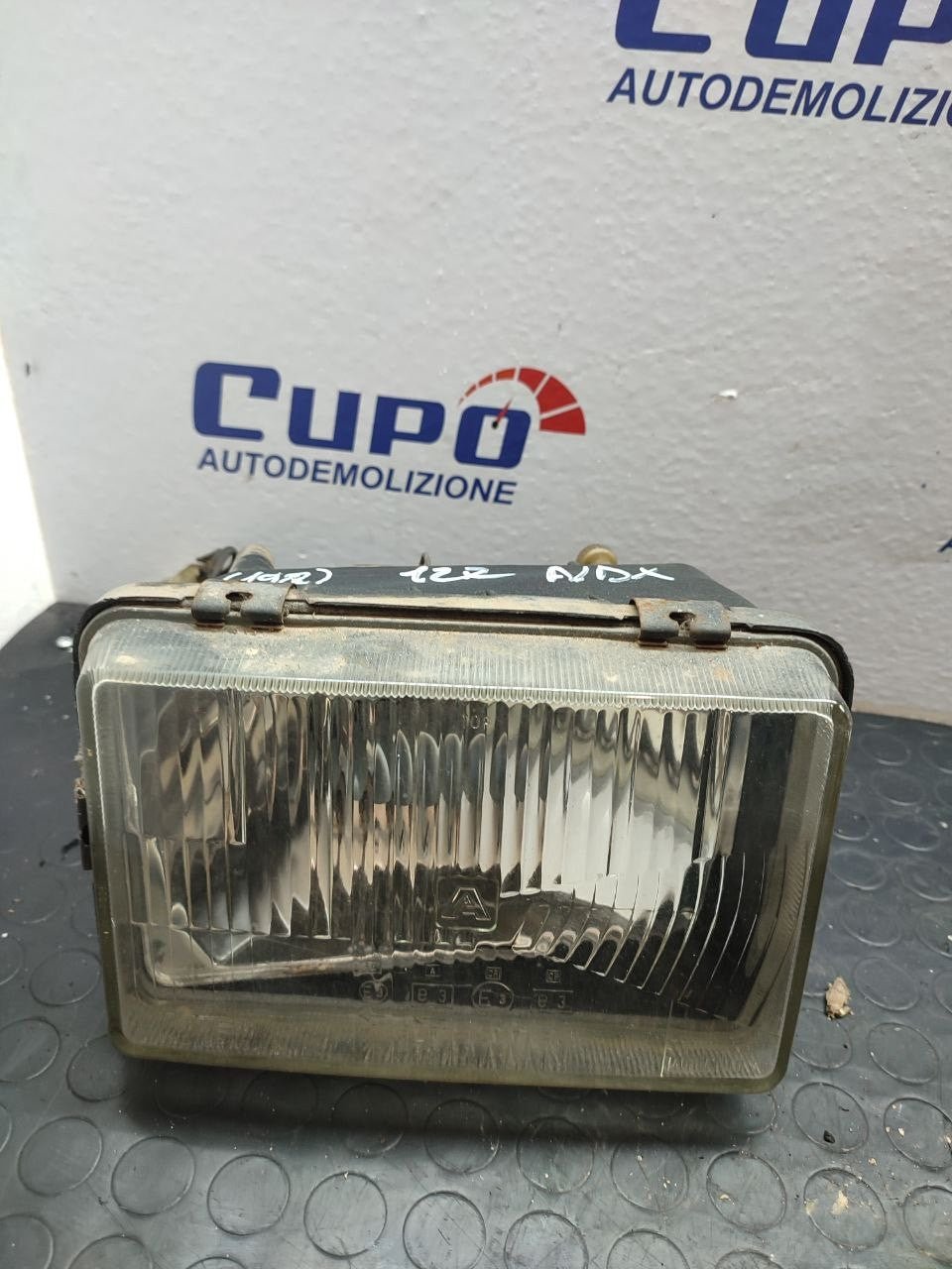 Faro / Fanale anteriore destro FIAT 127 1982 - F&P CRASH SRLS - Ricambi Usati