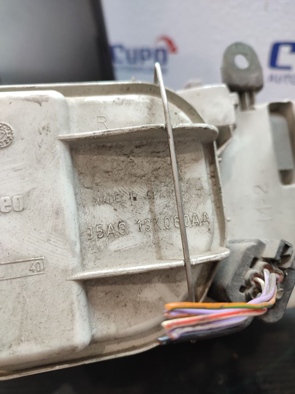 Faro / Fanale anteriore destro Ford Escort '95 cod 13k060aa - F&P CRASH SRLS - Ricambi Usati