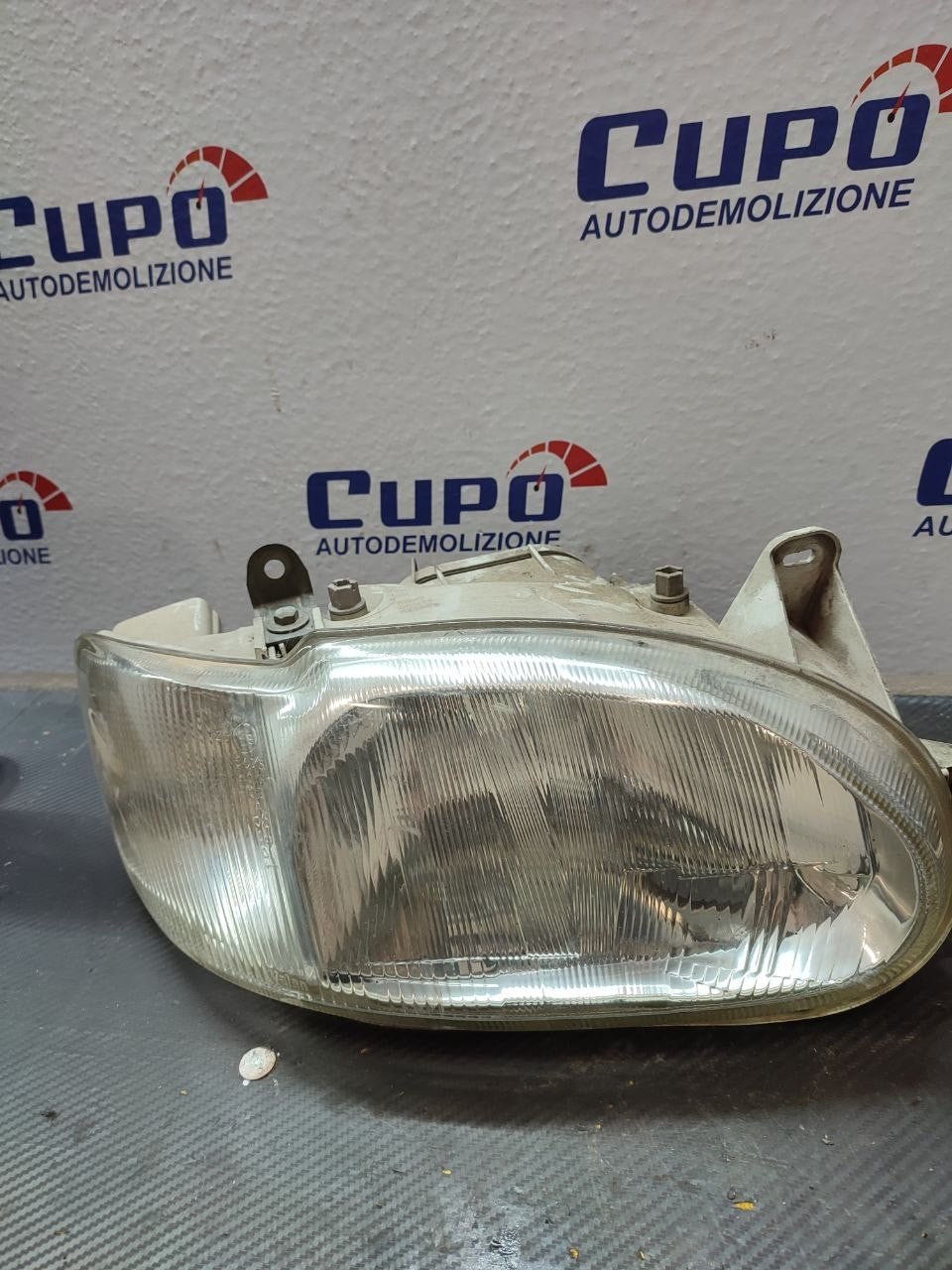 Right front headlight / lamp Ford Escort '95 code 13k060aa - F&P CRASH SRLS - Used Parts