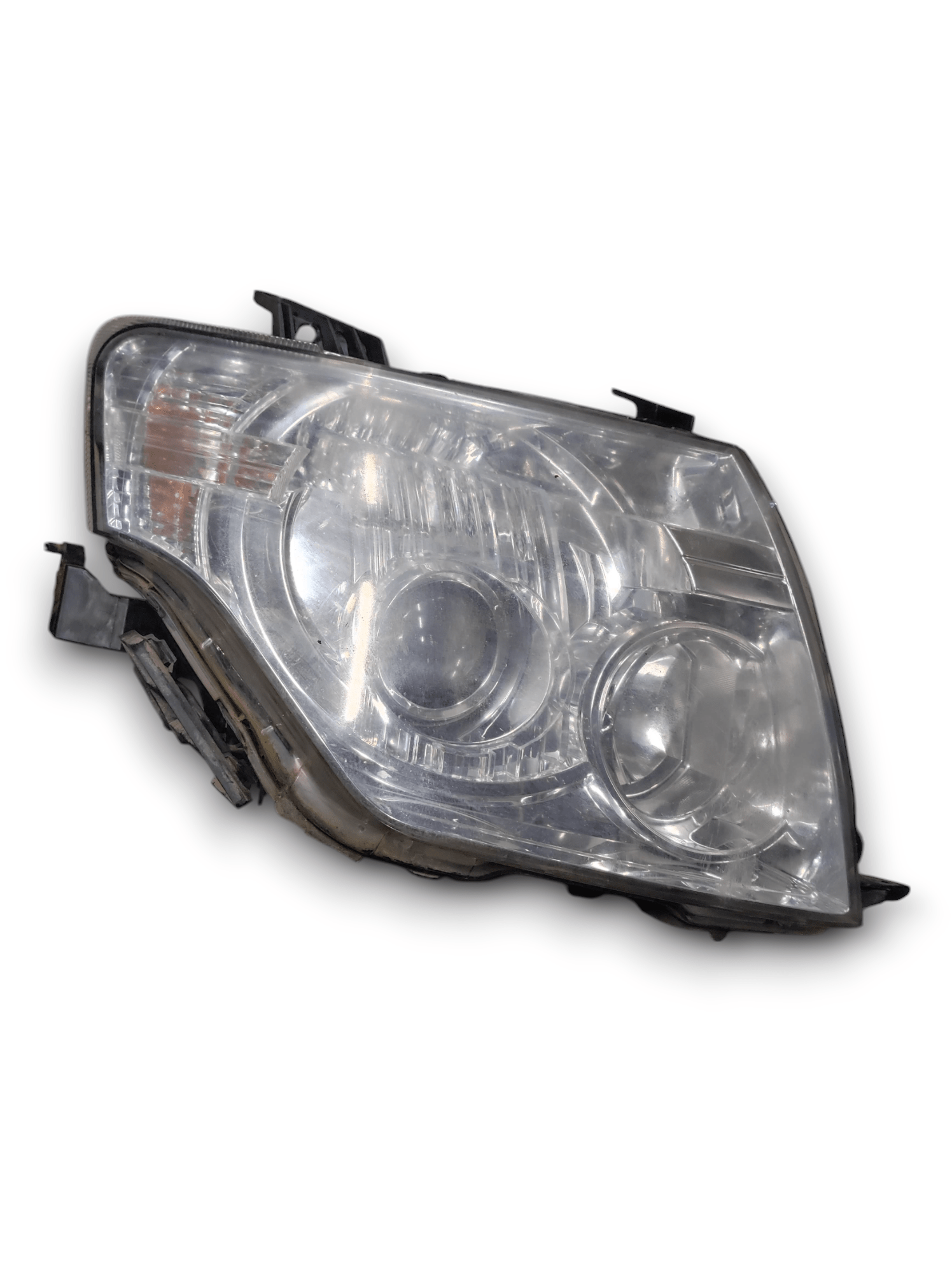 Headlight / Right Front Lamp Mitsubishi Pajero CODE: 10087872 (2006 - 2021) - F&P CRASH SRLS - Used Parts