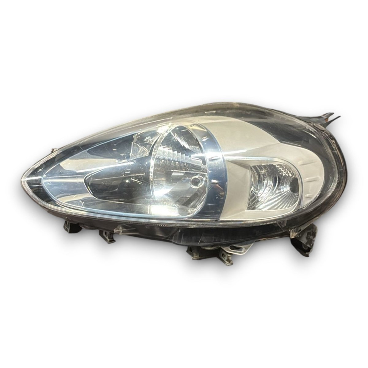 Faro / fanale anteriore sinistro fiat grande punto cod . 89102046 (2005 > 2018) - F&P CRASH SRL - Ricambi Usati
