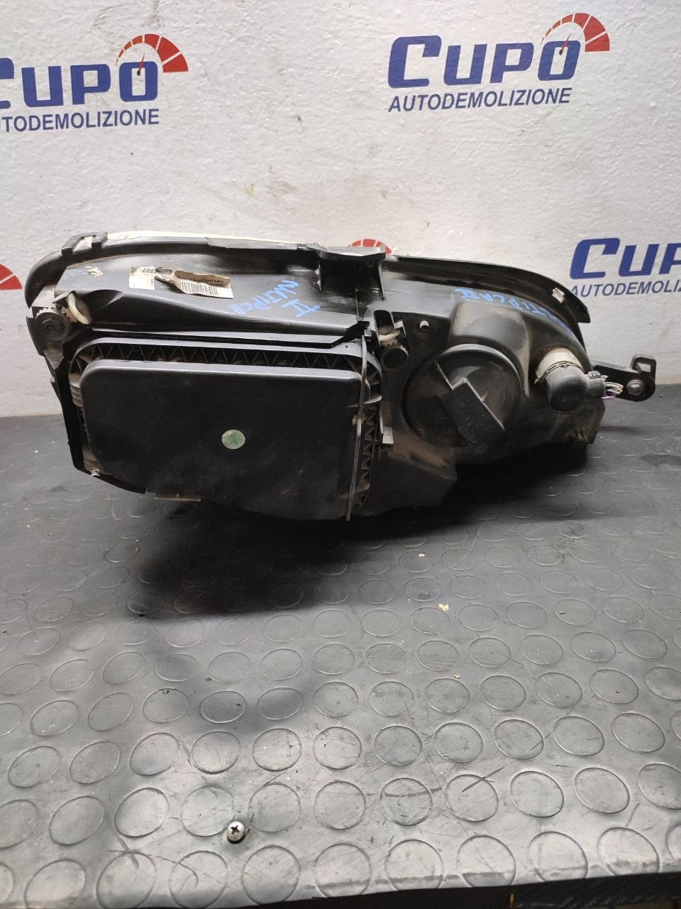 Left Front Headlight / Lamp Fiat Multipla II Series (2010) Code:51780723 - F&P CRASH SRLS - Used Parts