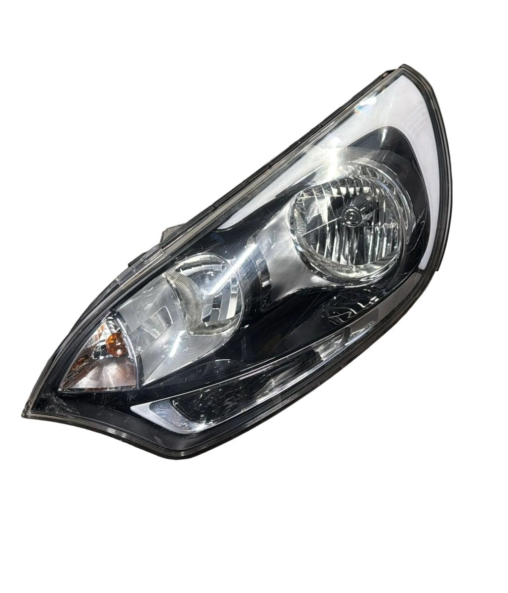 Faro / fanale anteriore sinistro Kia Rio III cod.921011WXXX (2011 - 2017) - F&P CRASH SRL - Ricambi Usati