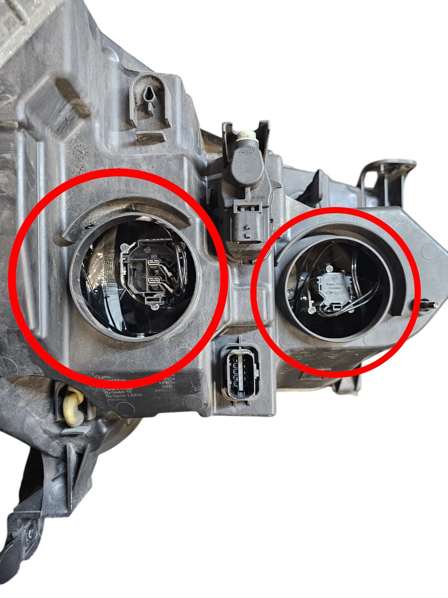 Left Front LED / Halogen Headlight Renault Master III Code:260607867R (2019 - 2024) - F&P CRASH SRLS - Used Parts