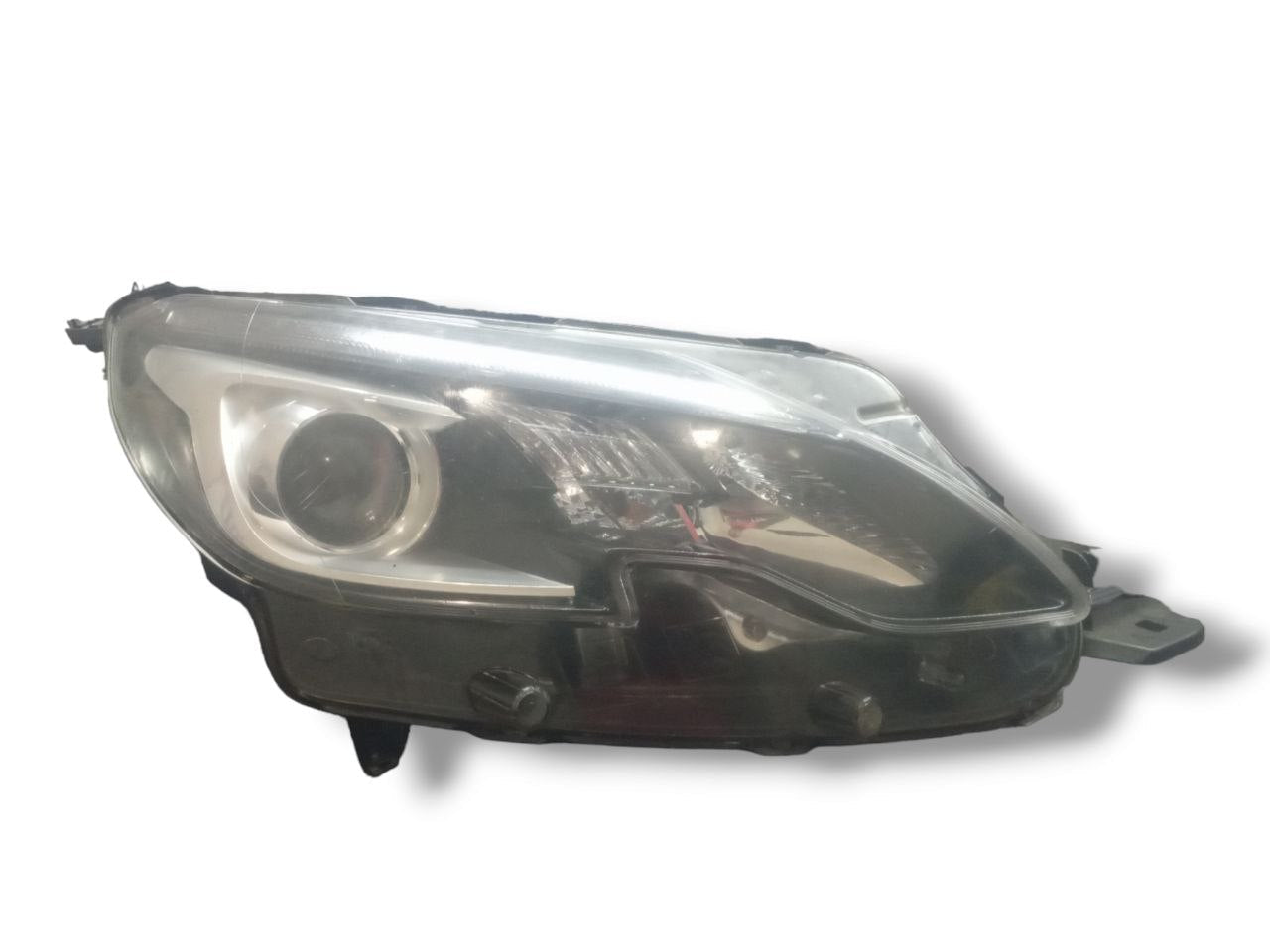 Faro / Fanale anteriore sinistro Led Peugeot 2008 (2018) cod: 9814739580 - F&P CRASH SRLS - Ricambi Usati