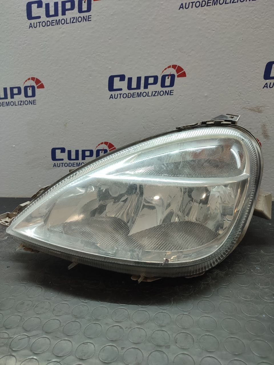 Faro / Fanale anteriore sinistro MERCEDES-BENZ CLASSE A W168 cod: 0301192201 - F&P CRASH SRLS - Ricambi Usati