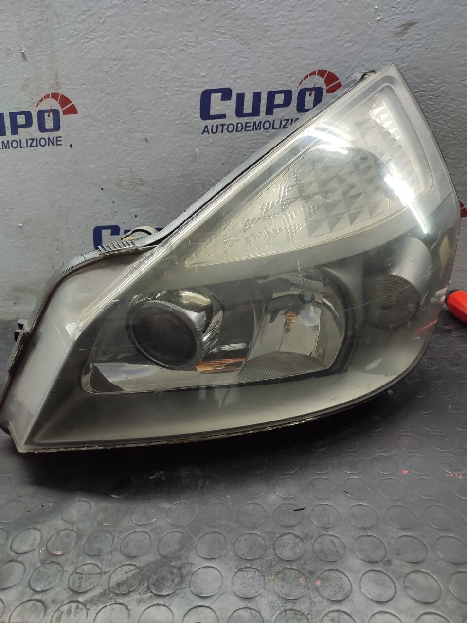Faro / Fanale anteriore sinistro Renault Espace IV cod 7701053975 - F&P CRASH SRLS - Ricambi Usati