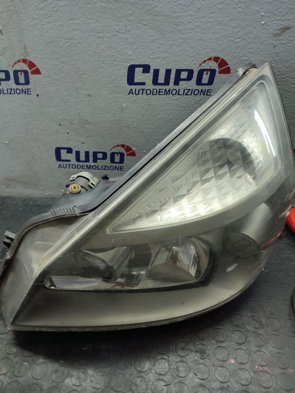 Faro / Fanale anteriore sinistro Renault Espace IV cod 7701053975 - F&P CRASH SRLS - Ricambi Usati